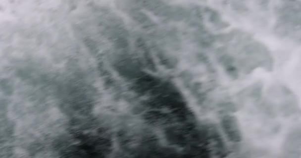 Motorboat Trace Foam Ridges Sea Surface Slow Motion Swirling Ocean — Vídeos de Stock