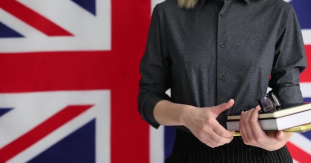 Ngiltere Yabancı Bir Kadının Parmağı Var Londra Ngilizce Öğreniyorum — Stok video