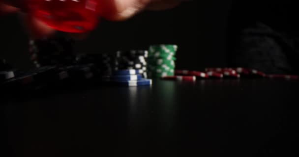 Rolo Dados Vermelho Com Fichas Casino Close Símbolo Jogo — Vídeo de Stock