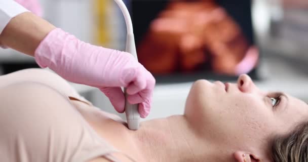 Doctor Makes Woman Ultrasound Thyroid Gland Close Face Diagnosis Thyroiditis — Vídeo de Stock
