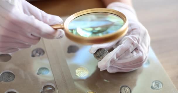 Numismatist White Gloves Looking Old Coin Magnifying Glass Closeup Movie — Vídeos de Stock
