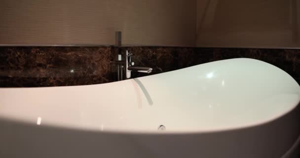 Beautiful Comfortable Sink Quality Faucet Hotel Closeup Movie Slow Motion — Vídeo de Stock