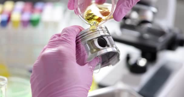 Automobile Piston Examined Laboratory Poured Oil Testing Lubricants Spare Parts — 图库视频影像