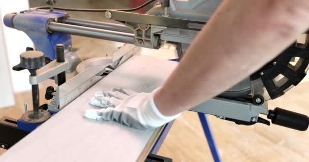 Worker Cuts Parquet Board Electric Saw Modern Equipment Processing Wooden — Stock Video
