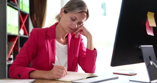 Exhausted Woman Taking Nap Work Workplace Overtime Fatigue Drowsiness — Stock video