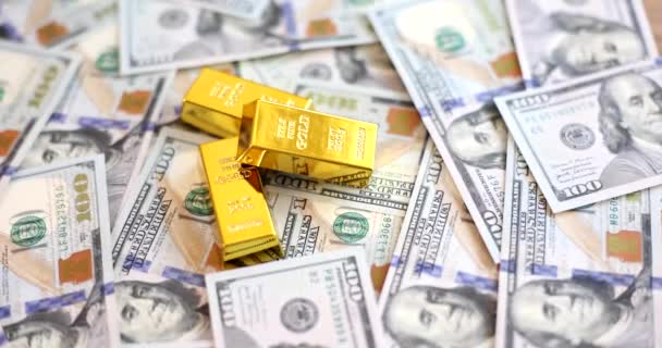 Gold Bars American Money Banknotes Investing Gold Profitable Financial Offers — Vídeo de Stock