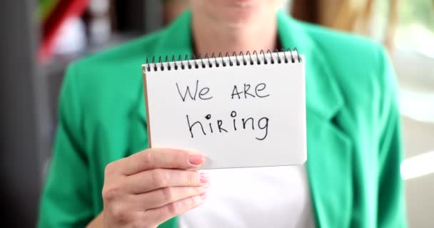 Businesswoman Holding Paper Inscription Hiring Job Search Business Concept Job — Vídeo de stock