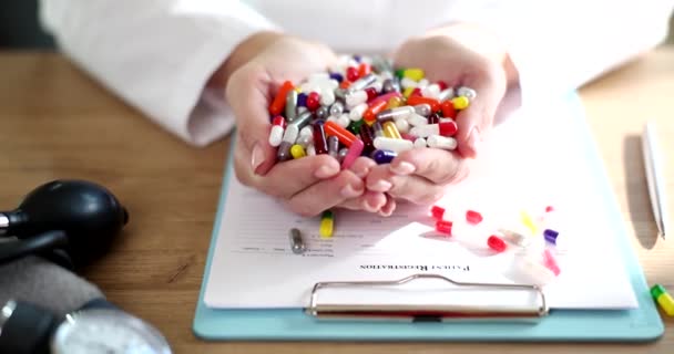 Pile Medicine Pills Doctor Hand Clinic Criteria Medical Choice Medicines — Video Stock