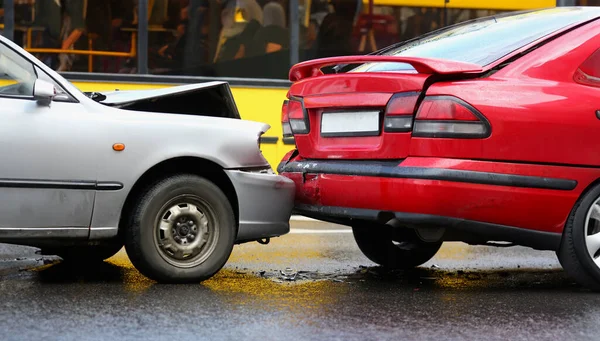 Accident Red Silver Car Rain Damage Failure Keep Distance Safe — Stock Photo, Image