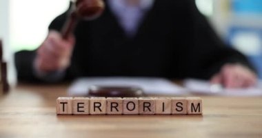 Yargıç uluslararası ceza mahkemesinde terörizme karar verdi. Terör davasında mahkeme kararı