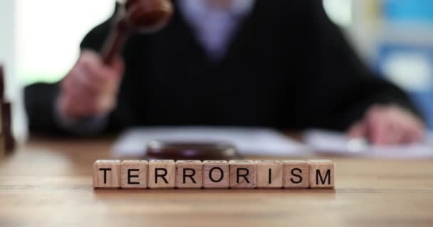 Richter Verurteilt Terrorismus Internationalen Strafgerichtshof Gericht Entscheidet Terrorfall — Stockvideo