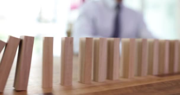 Finger Stopper Dominoeffekt Beskyttelse Forsikringsblokke Erhvervsøkonomisk Risikostyring Forretningsstrategi – Stock-video