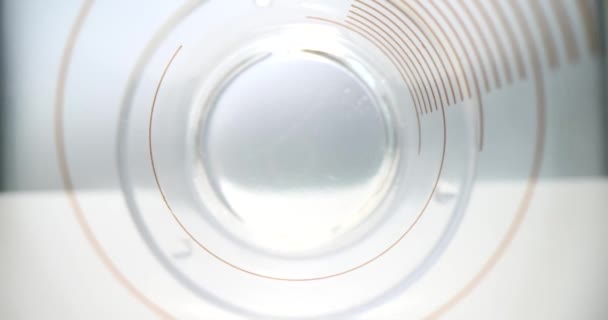 实验室用刻度圆筒刻有记号 实验室玻璃器皿 — 图库视频影像