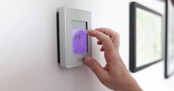 Ajuste Digital Del Termostato Mano Casa Sensor Control Climático — Vídeo de stock