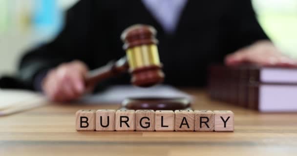 Burglary Word Wooden Cubes Table Judge Knocking Gavel Sound Block — Stock Video