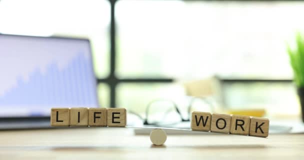 Słowa Życie Praca Nad Skalą Biurze Wybór Między Udaną Karierą — Wideo stockowe