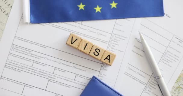 Vízumkérelem Bevándorlási Útlevélre Európai Unió Lobogójának Közelségében Schengeni Vízum Diákoknak — Stock videók