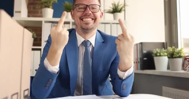 Smiling Businessman Showing Middle Finger Fuck Gesture Bad Expressions Provocations — Vídeo de stock