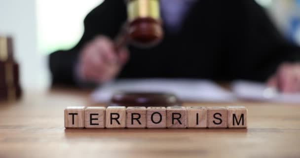 Wortterrorismus Und Richter Treffen Richterliche Entscheidungen Jahre Haft — Stockvideo