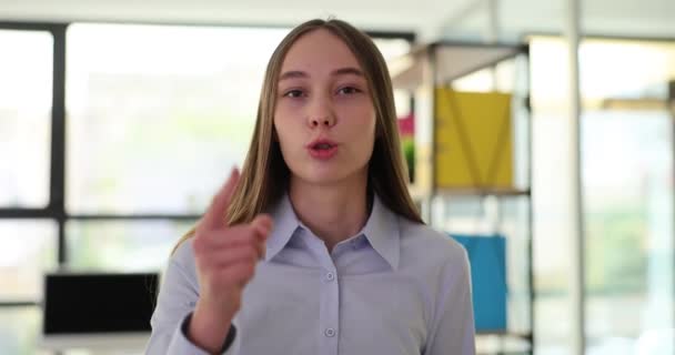 Portrait Femme Colère Frustré Bouleversé Jeune Fille Agressive Stagiaire Bureau — Video
