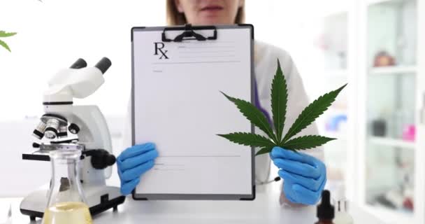 Doctor Issues Prescription Medicinal Cannabis Treatment Pain Legal Cannabis Cbd — Stock Video