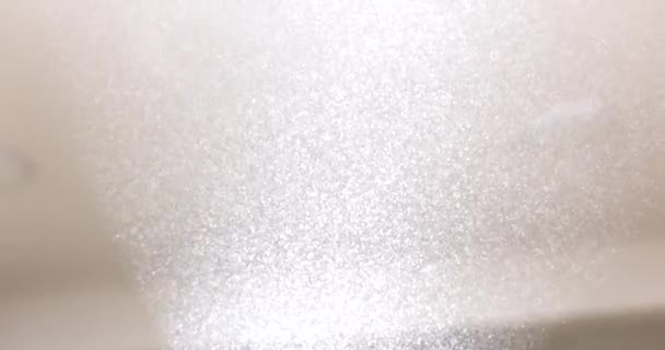 Putih Latar Belakang Cerah Salju Dan Debu Debu Terbang Dalam — Stok Video