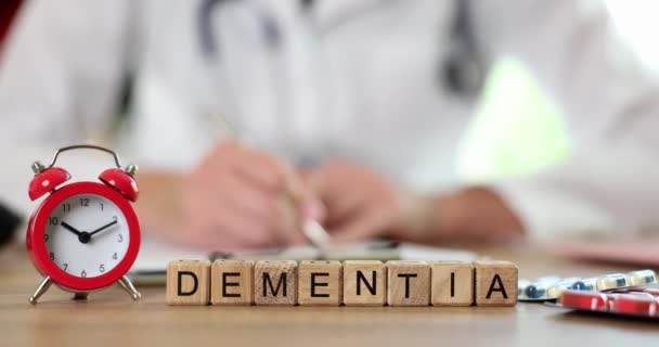 Word Dementia Wooden Cubes Alarm Clock Clinic Movie Slow Motion — Video Stock