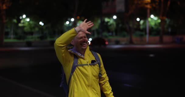 Tourist Man Who Saw His Acquaintances Joyfully Raised His Hand — Stock Video
