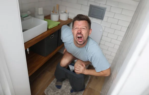 Man Suffering Hemorrhoids Screams Toilet Toilet Internal Hemorrhoids Causes Symptoms — Fotografia de Stock
