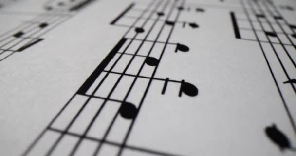 Noten Für Die Aufführung Papierblätter Mit Notenschrift Für Professionelle Instrumentale — Stockvideo