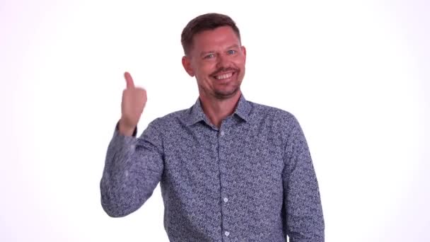 Omul Încântat Arată Degetele Mari Gestul Aprobare Conceptul Aprobare Alegerea — Videoclip de stoc