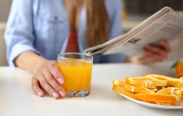 Young Beautiful Attractive Girl Kitchen Reading Newspaper News Breakfast Drinking — Stock Photo, Image