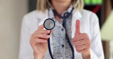 Doktor kardiyolog steteskop onaylandı. Kaliteli tıbbi hizmetler için öneriler