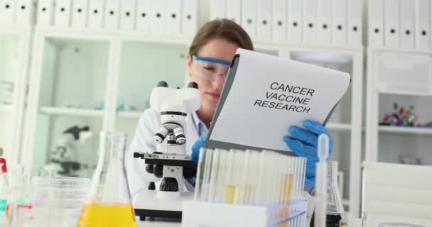 科学家在实验室中研究疫苗和肿瘤的效果 抗肿瘤自身疫苗 — 图库视频影像