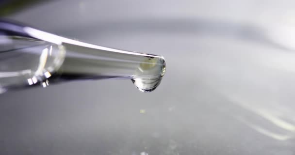 Чистая Жирная Жидкость Капает Пипетки Концепция Исследования Нефти — стоковое видео
