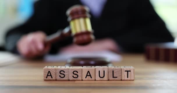 Word Assault Judge Gavel Court Court Announced Verdict Assault Case — Stock Video