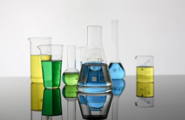 Mavi eflatun test tüplü kimya endüstrisi ampulü