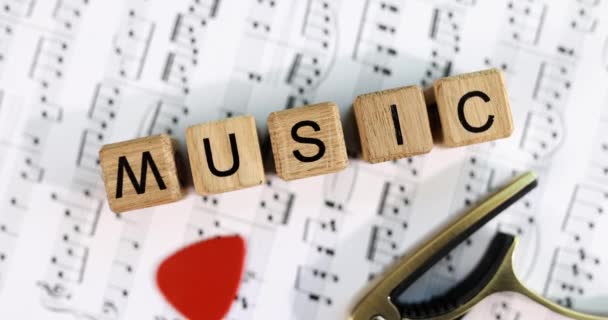Inscription Musicale Sur Cubes Bois Sur Fond Notes Service Musical — Video