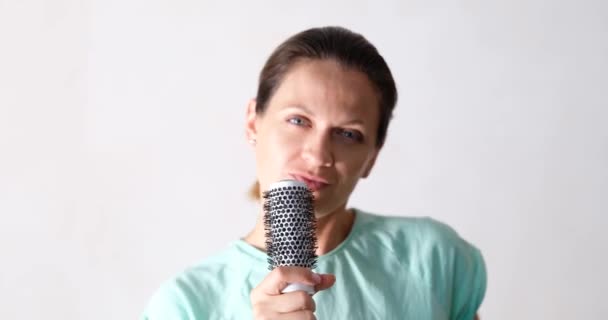 Beautiful Young Woman Sings Holds Hairbrush Microphone Positive Good Joyful — Vídeos de Stock