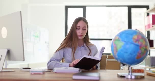 Female Student Sitting Library Classroom Writing Notes Businesswoman Smart Responsible — Stock Video