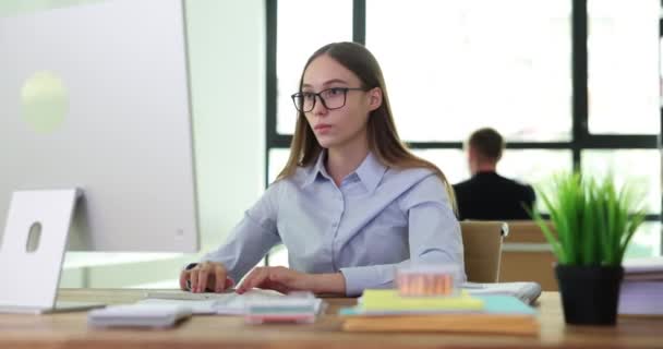 Focused Shocked Businesswoman Trying Solve Complex Task Online Desktop Computer — Stock Video