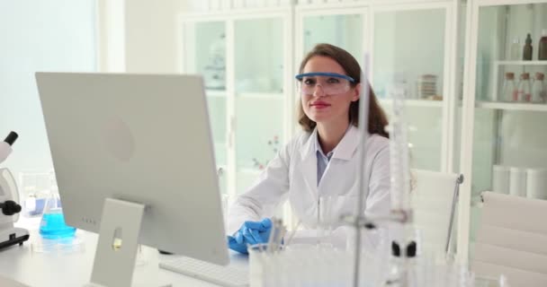 Portrait Professional Female Doctor Scientist Laboratory Assistant Clinic Biologist Student — Stock Video