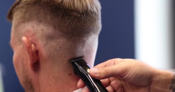 Barber Professional Haircut Razor Makes Modern Hairstyle Male Client Hairdressing — Stock Video