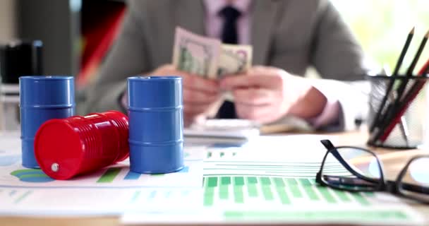 Entrepreneur Considers Money Sale Fuel Closeup Wholesale Sales Oil Products — Video Stock
