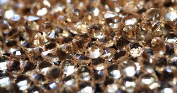 Muchos Diamantes Brillantes Dorados Acercan Valoración Piedras Preciosas Pericia Gemológica — Vídeo de stock