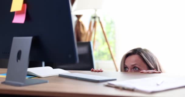 Shocked Business Woman Looking Information Computer Movie Slow Motion Negative — Stock videók