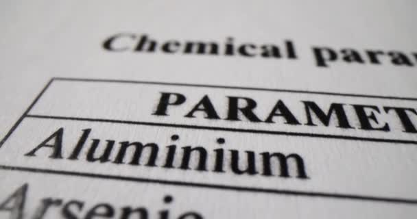 Asztal Paramétereit Kémiai Elemek Fémek Closeup Film Toxikológiai Fogalom — Stock videók