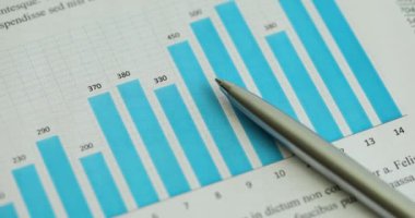 Analitik satış rakamlarının mali raporları. Veri analizi ve yatırım planlaması ve iş istatistikleri kavramı