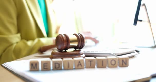 Mediator Sits Gavel Judge Types Claim Court Mediation Judicial Conflict — Stock Video