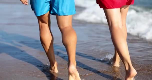 Legs Young Married Couple Walking Sea Beach Harmony Happiness Honeymoon — Stock video